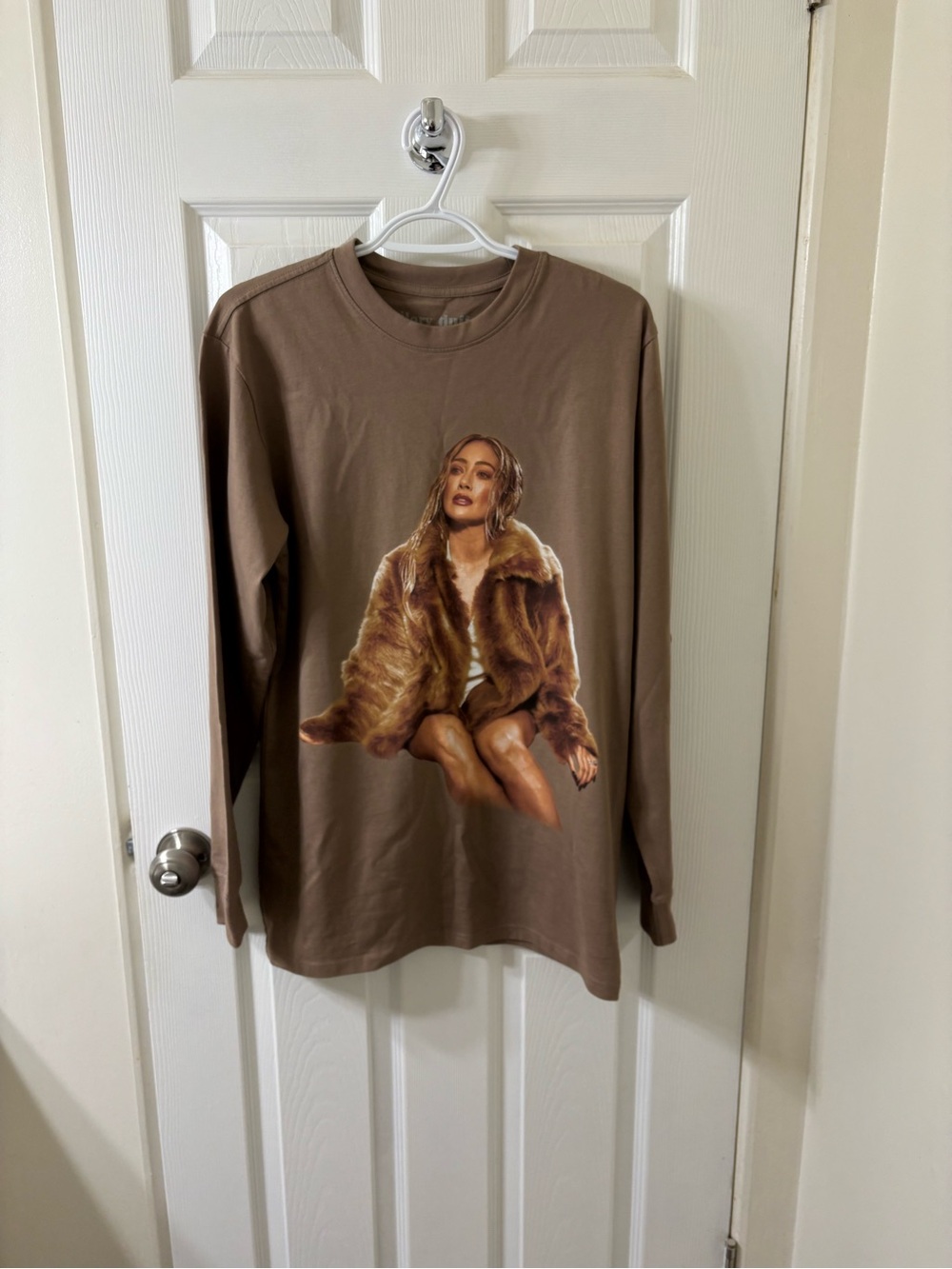 NWT Long Sleeve Hilary Duff Roommates Tee